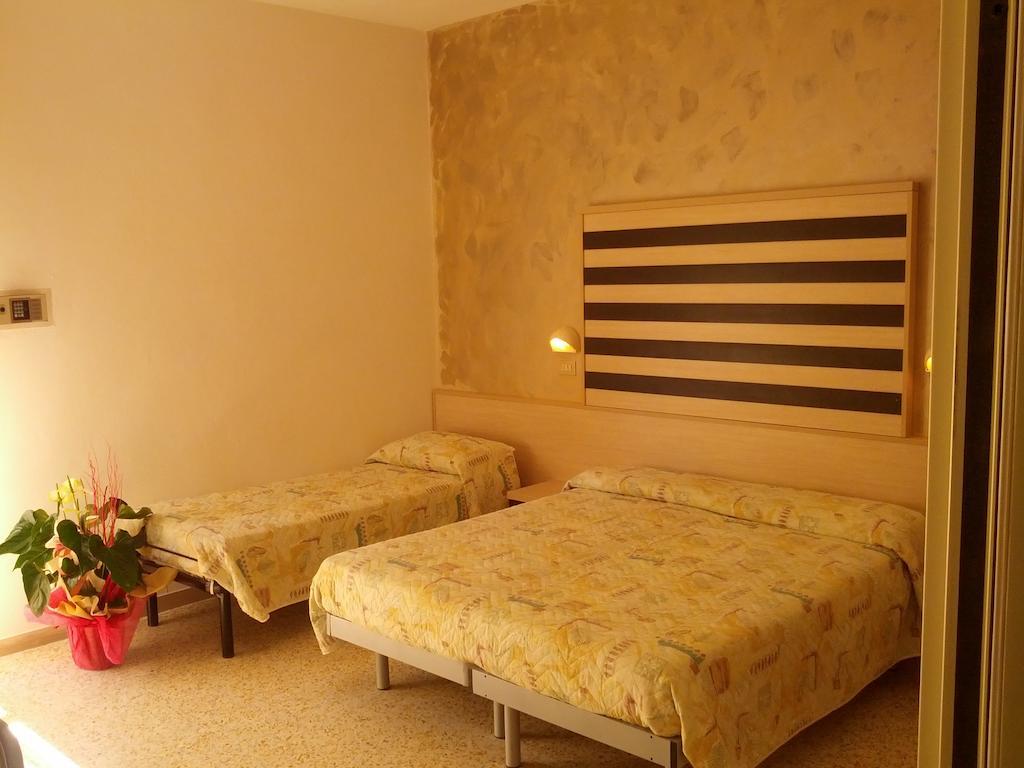 Hotel Abel & Residence Cesenatico Quarto foto